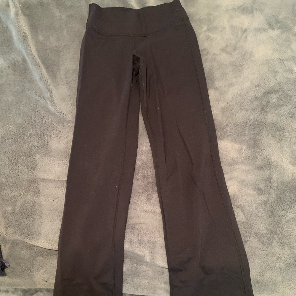 Wide leg lululemon leggings size 4 some pilling